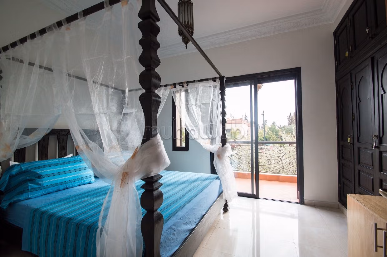 Te koop: villa's en luxe woningen in Michouar. 9 Ruimtes. Met zwembad en airconditioning. 