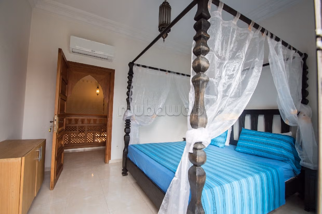 Te koop: villa's en luxe woningen in Michouar. 9 Ruimtes. Met zwembad en airconditioning. 