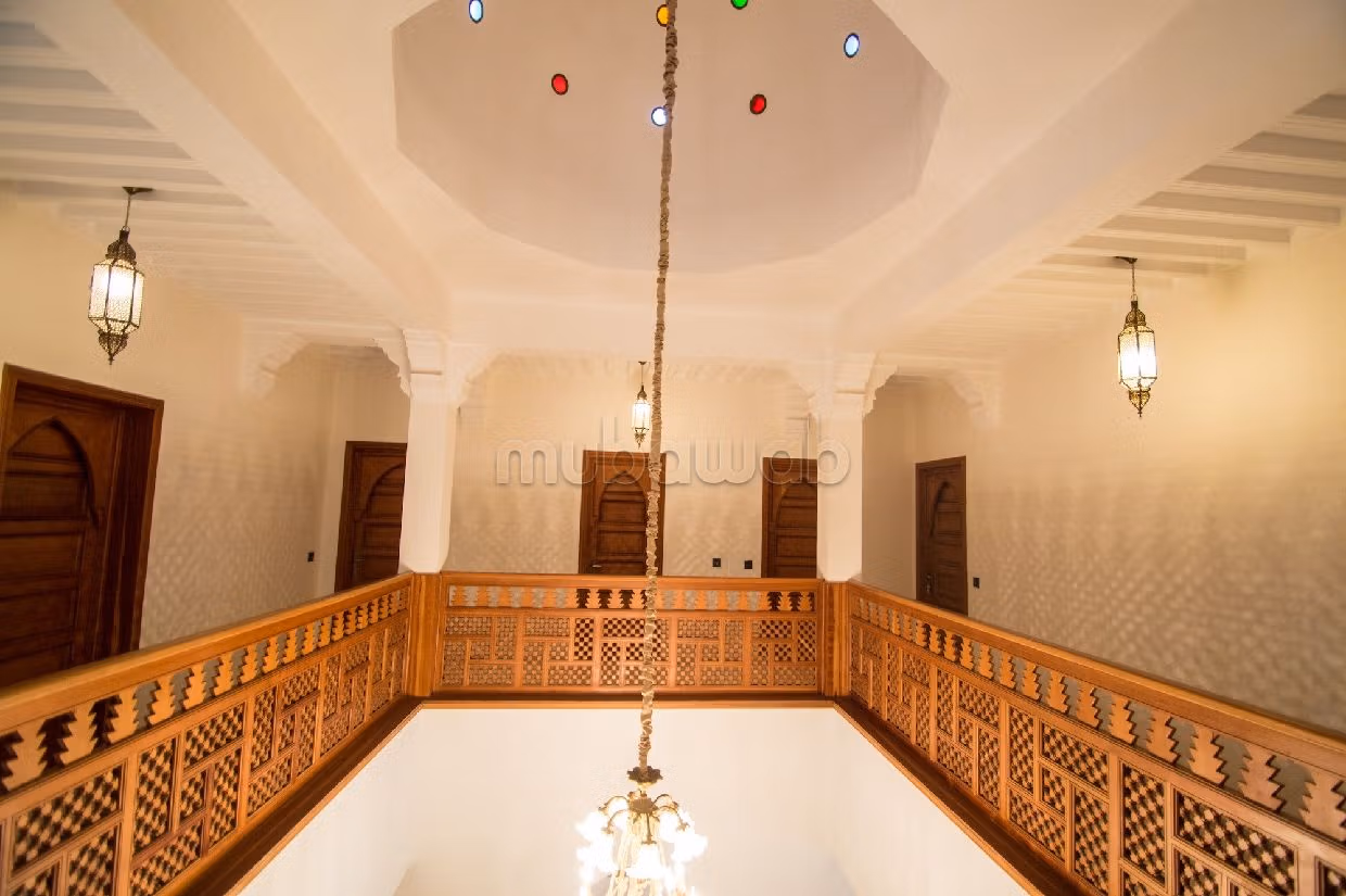 Te koop: villa's en luxe woningen in Michouar. 9 Ruimtes. Met zwembad en airconditioning. 