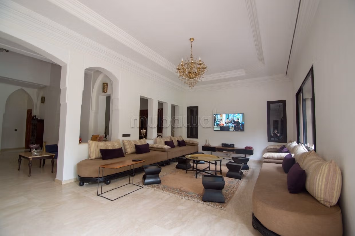 Te koop: villa's en luxe woningen in Michouar. 9 Ruimtes. Met zwembad en airconditioning. 