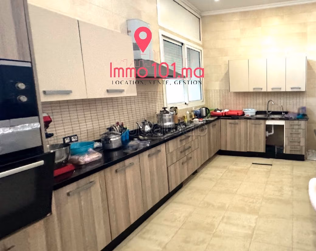 Luxury Villa for sale. 4 lovely rooms. General Satellite Dish, Secured neighbourhood. 