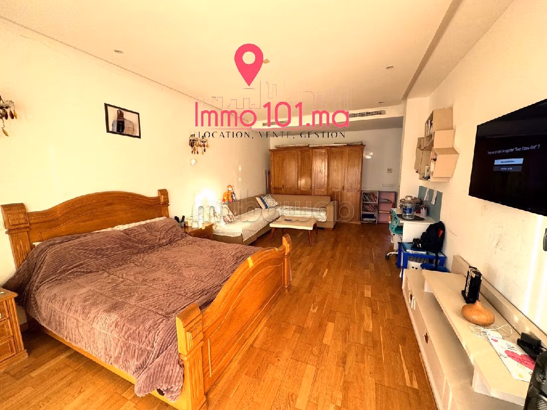 Luxury Villa for sale. 4 lovely rooms. General Satellite Dish, Secured neighbourhood. 