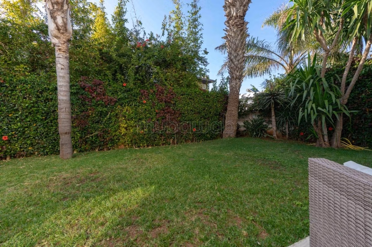 Villa di lusso in affitto a Ain Diab. 4 locali spaziosi. Piscina e servizio di concierge
