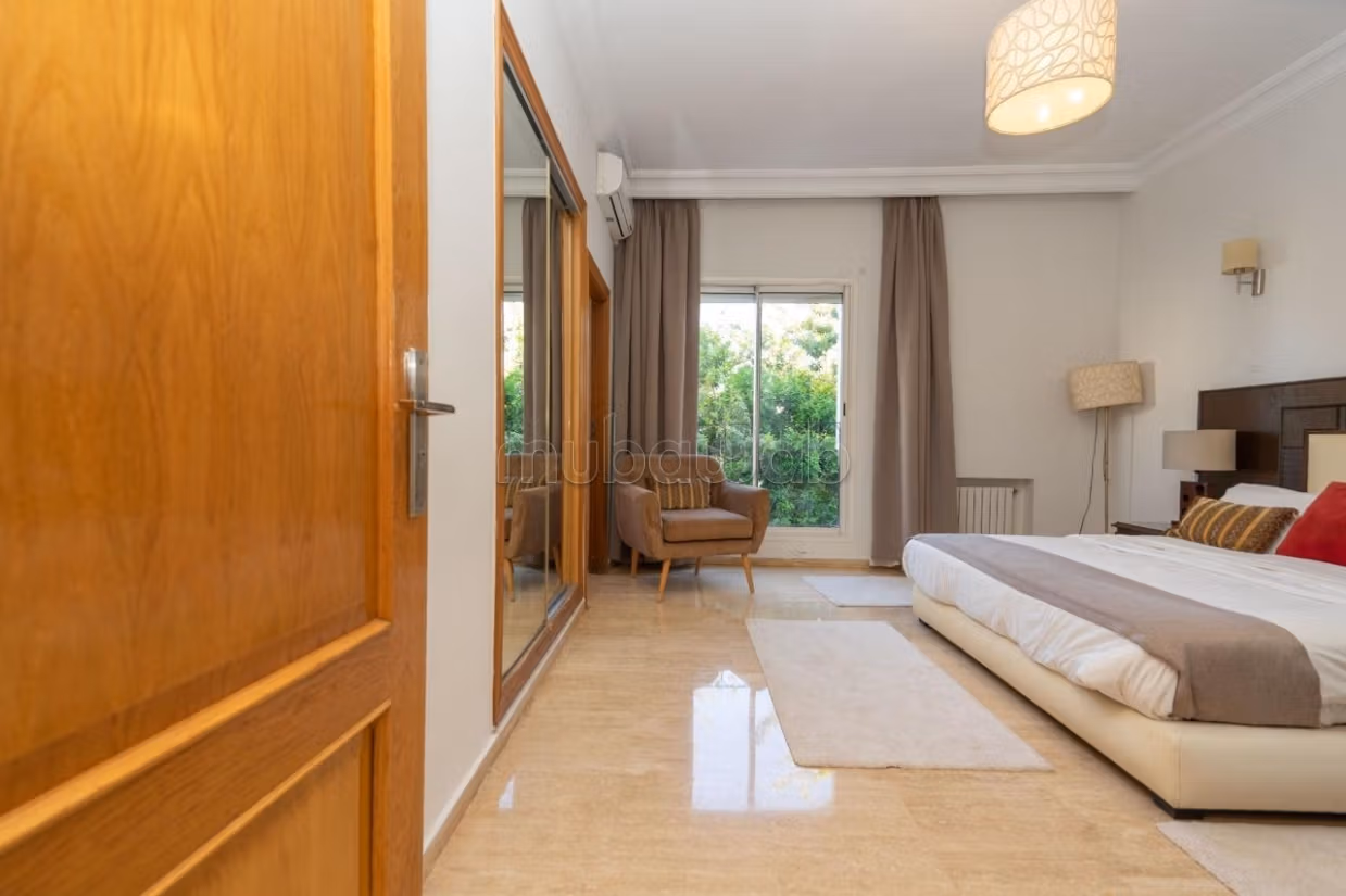 Villa di lusso in affitto a Ain Diab. 4 locali spaziosi. Piscina e servizio di concierge