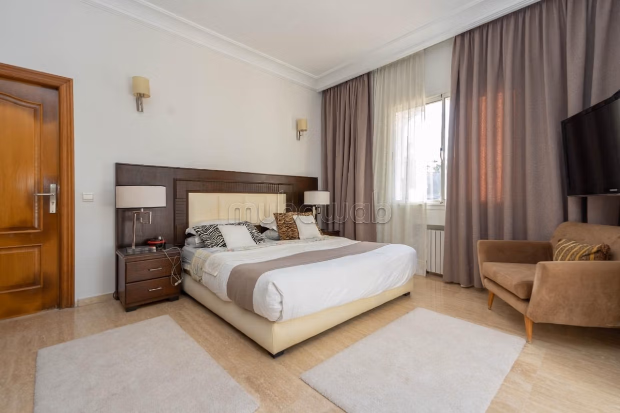 Villa di lusso in affitto a Ain Diab. 4 locali spaziosi. Piscina e servizio di concierge