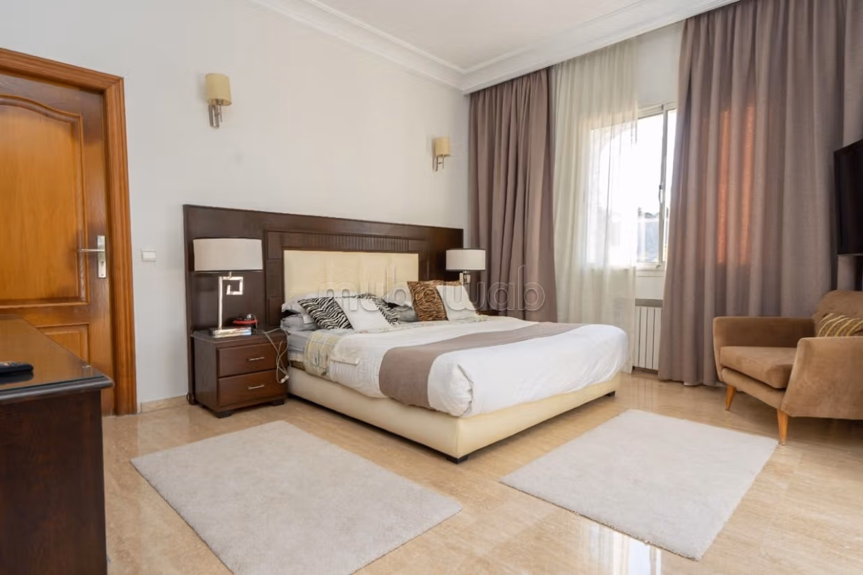Villa di lusso in affitto a Ain Diab. 4 locali spaziosi. Piscina e servizio di concierge