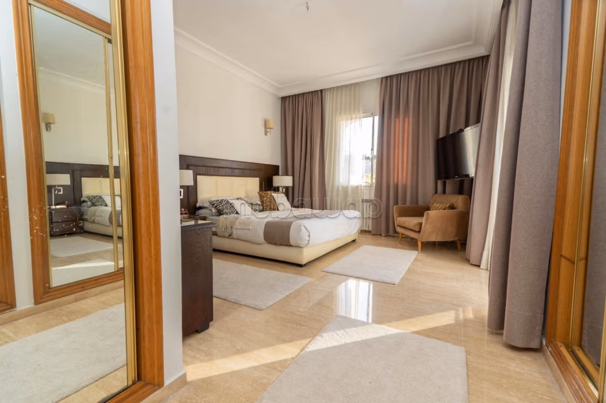 Villa di lusso in affitto a Ain Diab. 4 locali spaziosi. Piscina e servizio di concierge