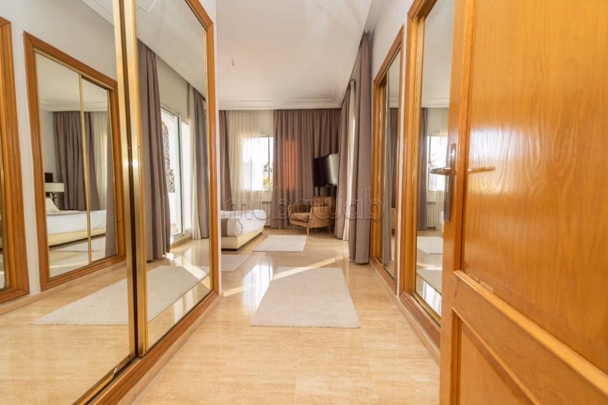 Villa di lusso in affitto a Ain Diab. 4 locali spaziosi. Piscina e servizio di concierge