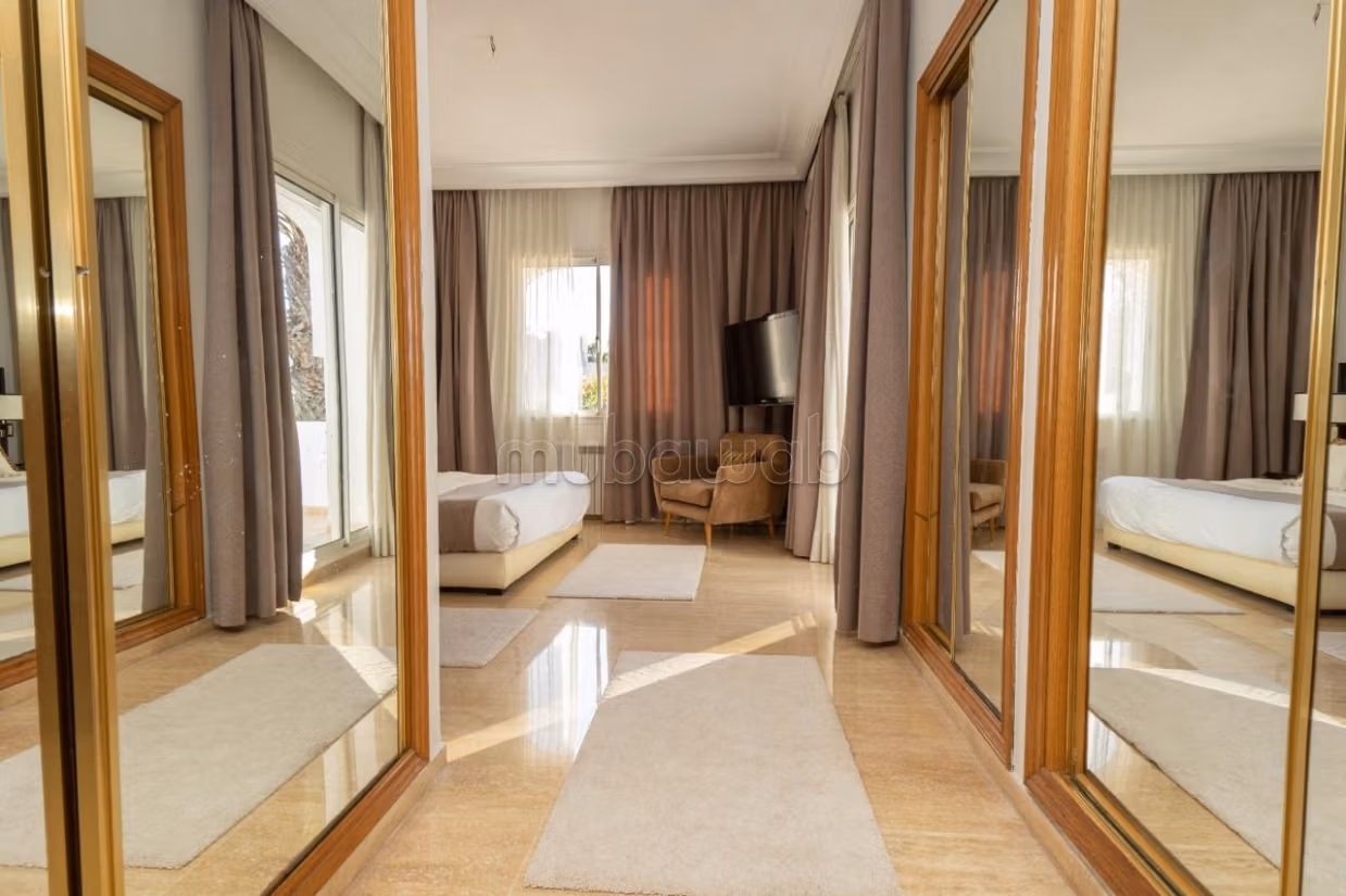 Villa di lusso in affitto a Ain Diab. 4 locali spaziosi. Piscina e servizio di concierge