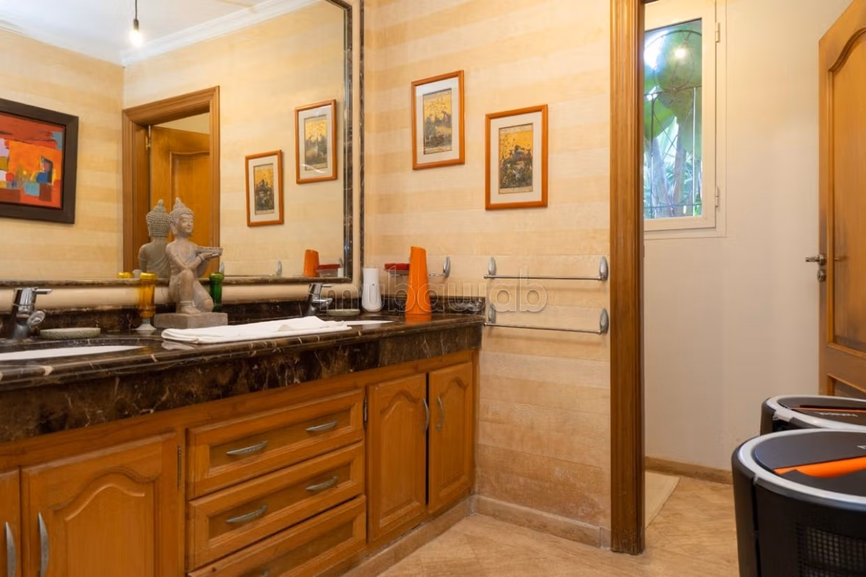 Villa di lusso in affitto a Ain Diab. 4 locali spaziosi. Piscina e servizio di concierge