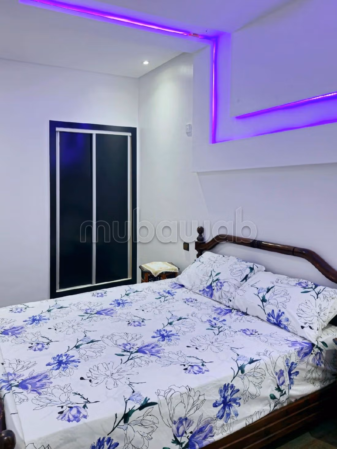 In de verhuur: appartementen in Guéliz. Totale oppervlakte 80 m². Traditionele, Marokkaanse woonkamer en satellietschotel