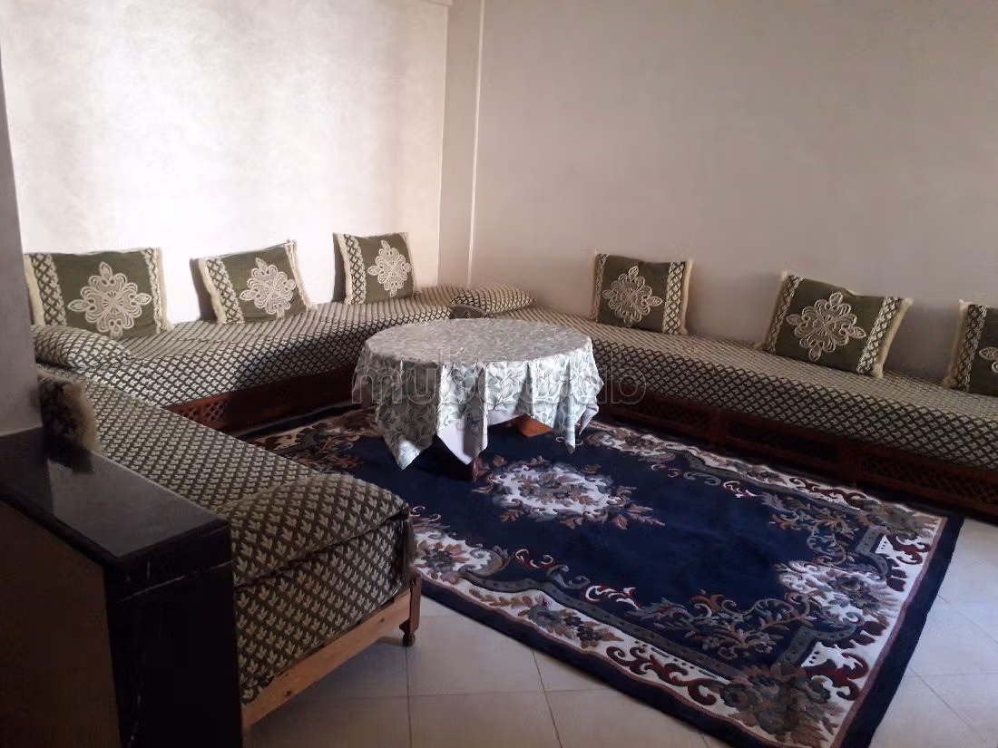 In de verhuur: appartementen in Marjane. Oppervlakte 91 m². Beveilingssysteem en traditionele woonkamer.