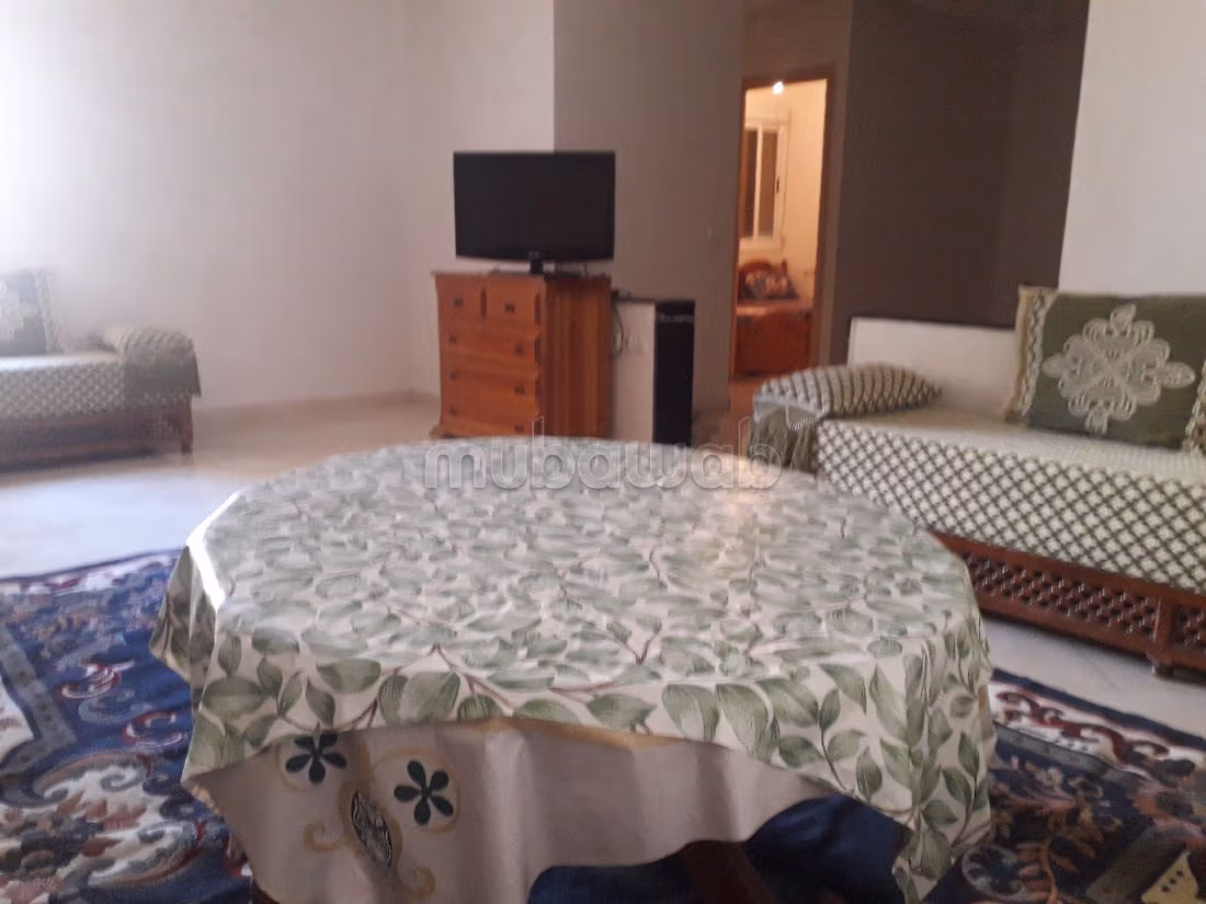 In de verhuur: appartementen in Marjane. Oppervlakte 91 m². Beveilingssysteem en traditionele woonkamer.