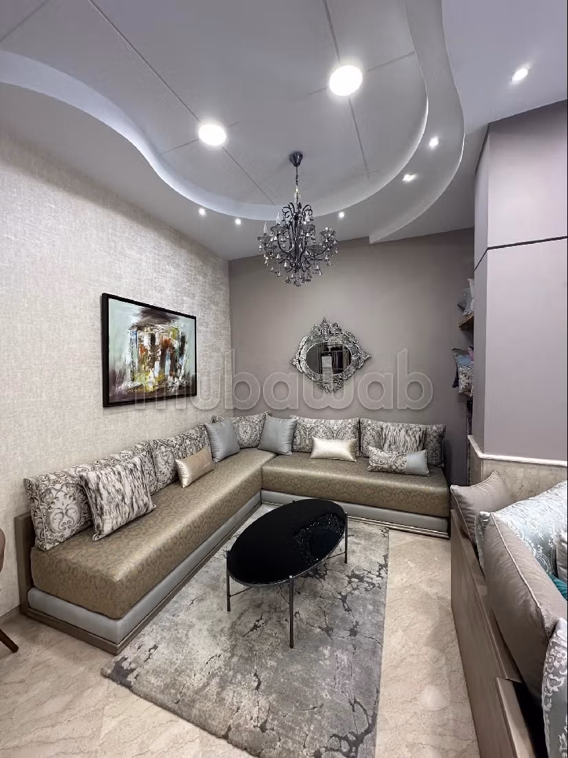 Oficinas y locales comerciales en alquiler en Derb Omar. Dimensión 305 m². Aire condicionado