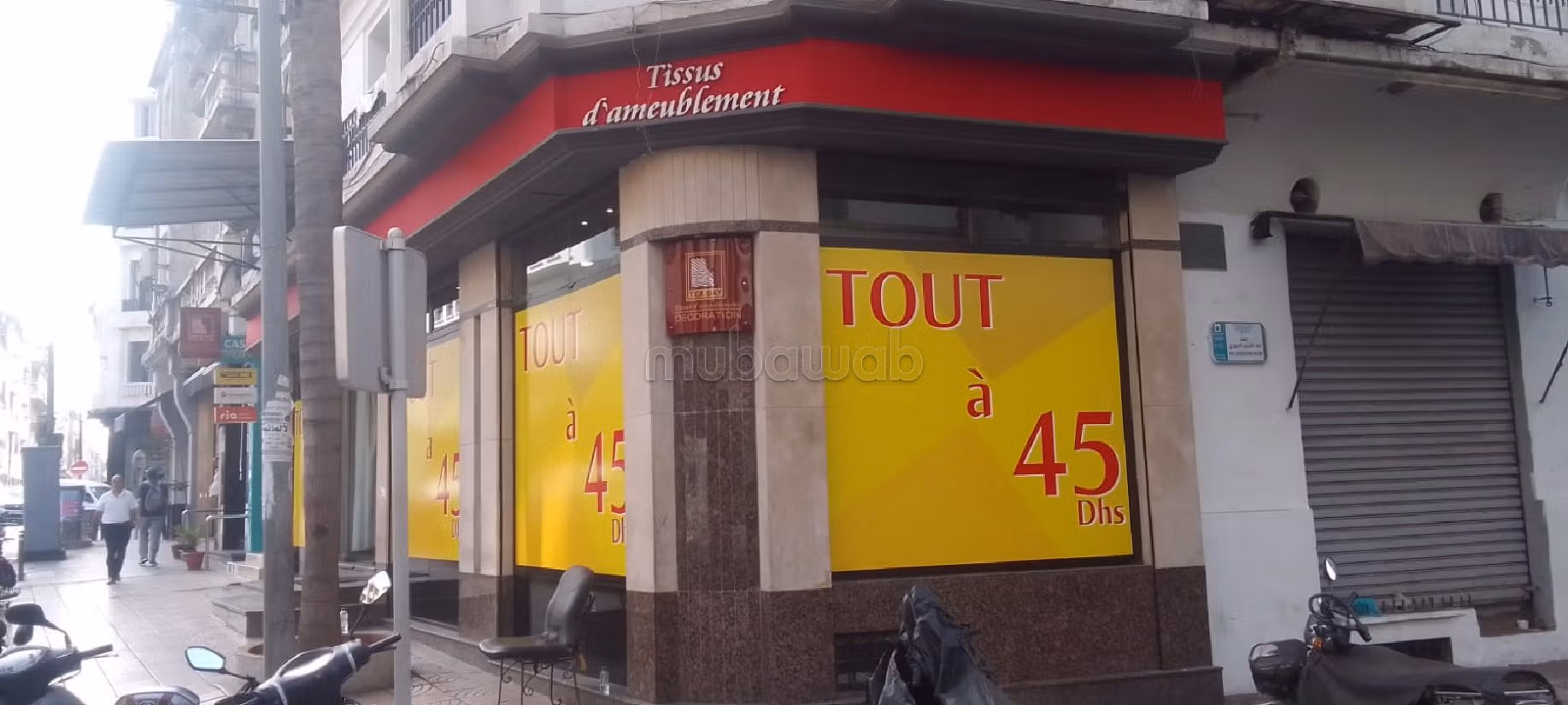 Oficinas y locales comerciales en alquiler en Derb Omar. Dimensión 305 m². Aire condicionado