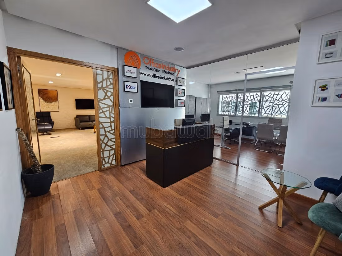 Bureau neuf bien aménagé à vendre