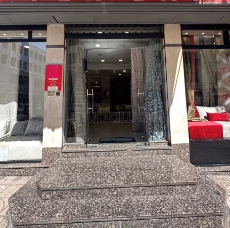 Oficinas y locales comerciales en venta en Derb Omar. Superficie de 76 m². Aire condicionado