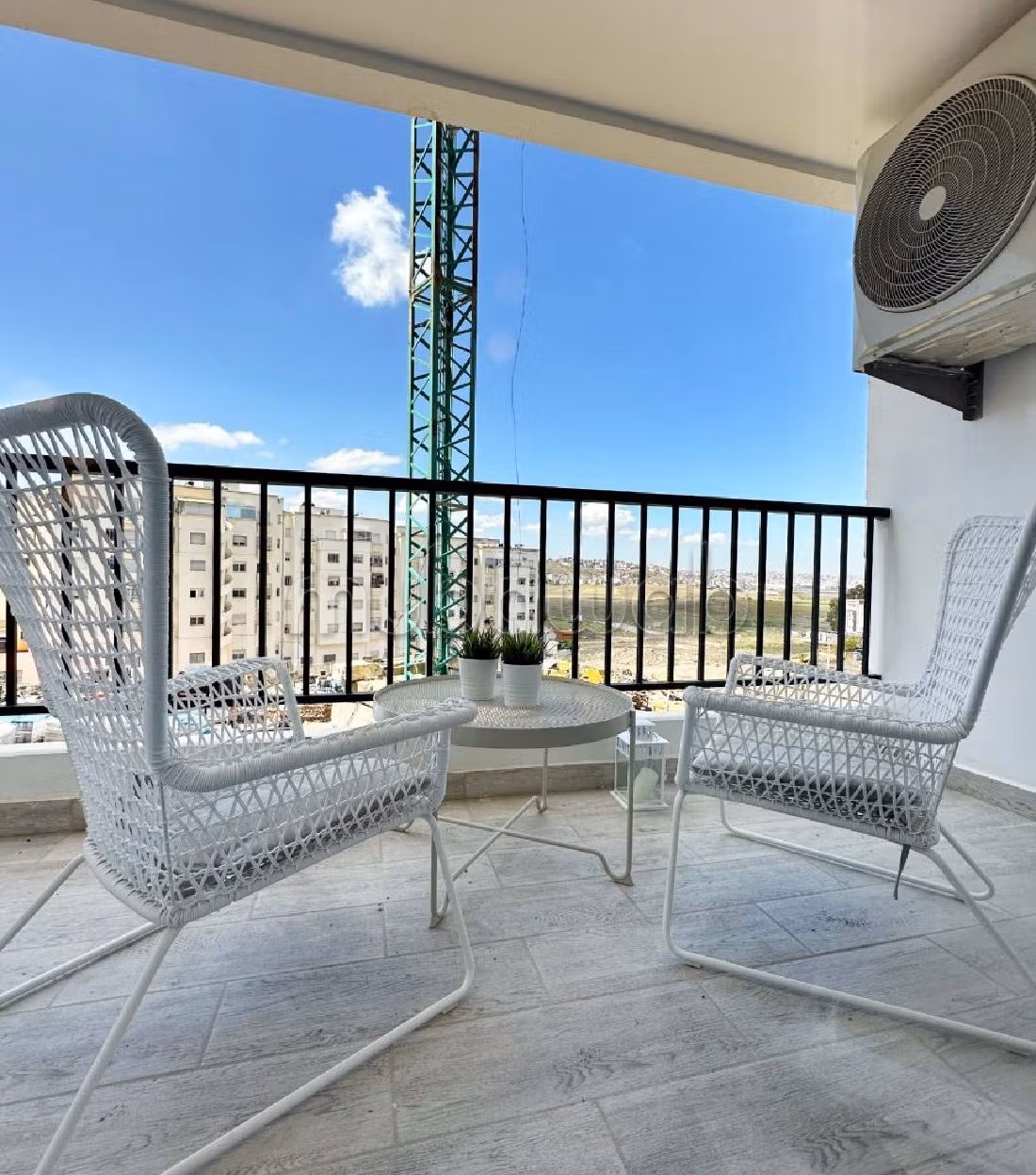 Apartment for sale in Tanja Balia. 3 lovely rooms. Quiet sorroundings with mountain view, reinforced door. 