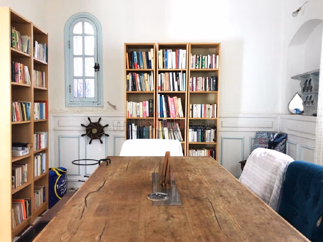 فيلا فخمة للبيع ب مونيكا. 6 قطع. موقف السيارات وشرفة