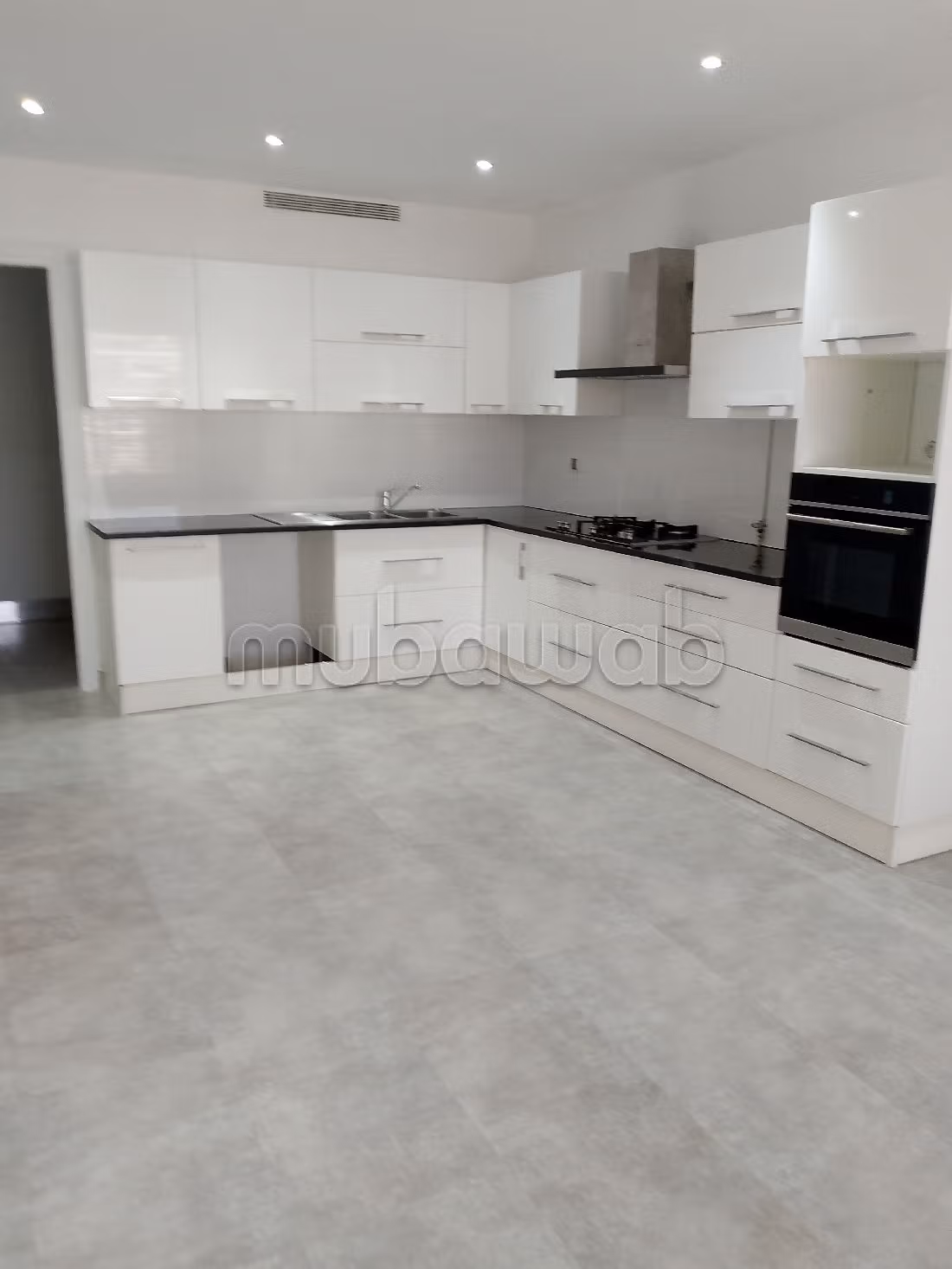 Affitta il tuo appartamento a Les Berges Du Lac 2. 5 locali. Vista sulle montagne, porta blindata. 