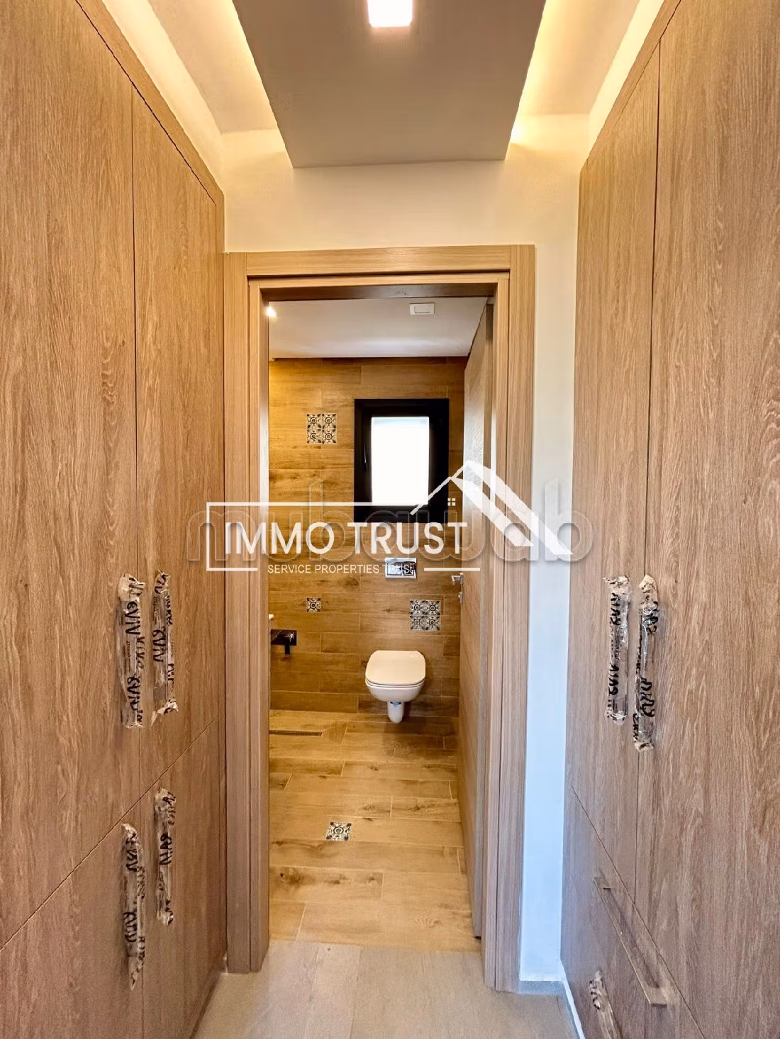 Villa S4 avec piscine jamais habité à La Soukra