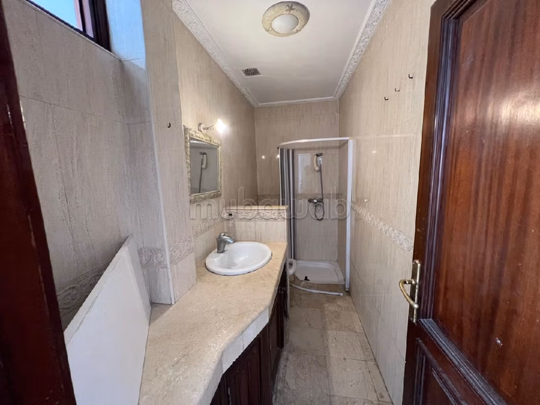 Offices for rent in Racine. Area 196 m². 