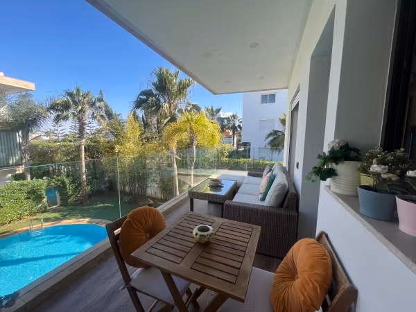 Apartment for rent. 3 rooms. Garden and terrace. 