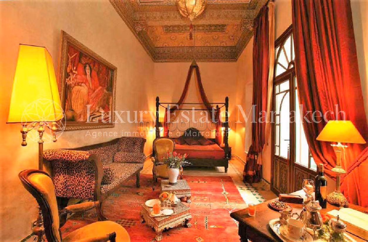Riad en venta en Rmila. Superficie de 454 m². con muebles. 