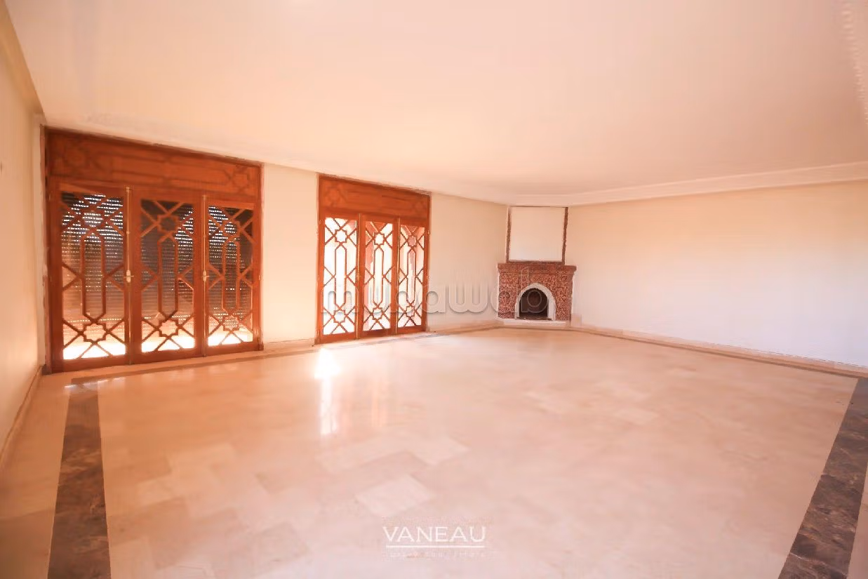 suntuosa casa en venta en Route de Tahanaout. 5 hermosas habitaciones. Piscina. 