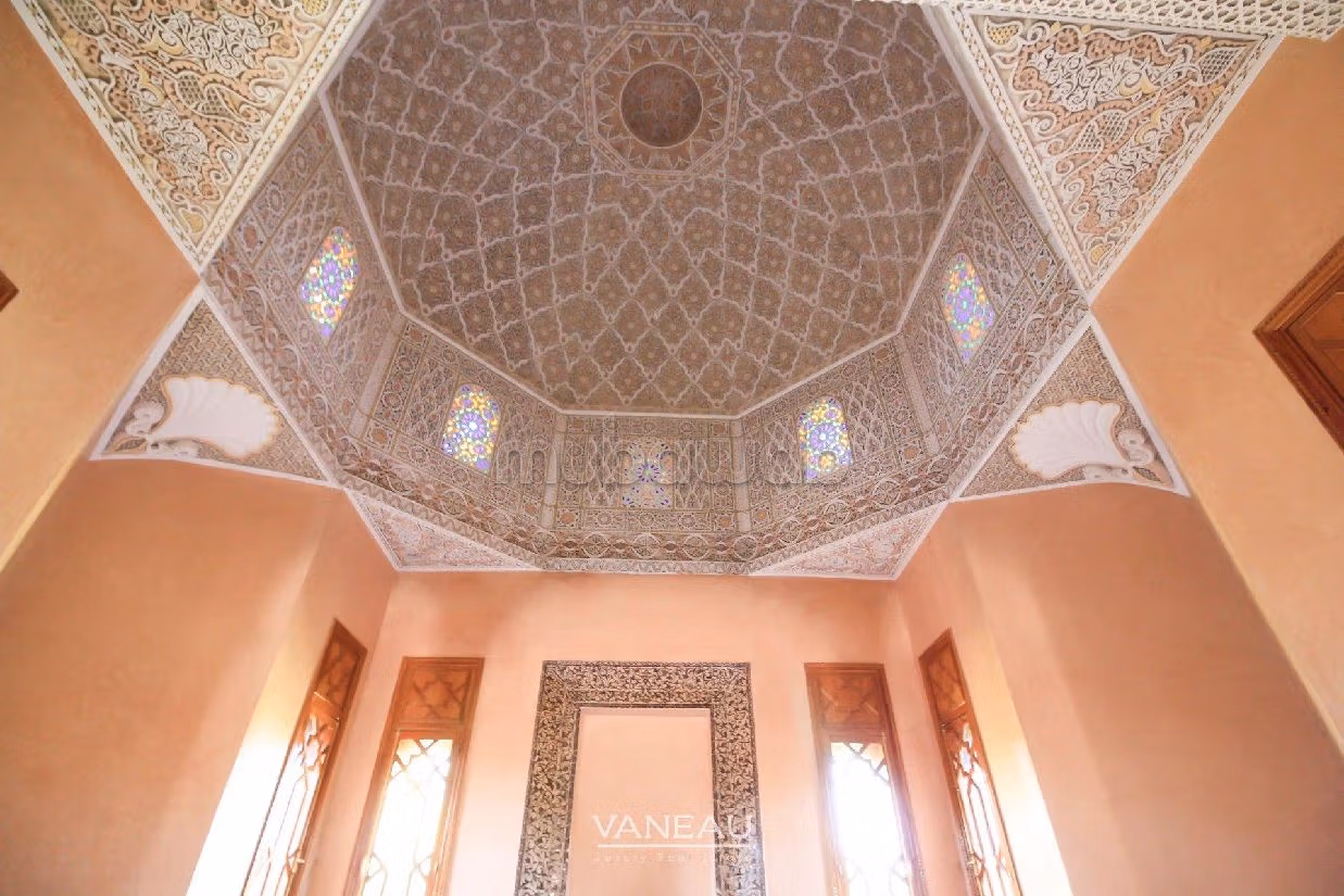 suntuosa casa en venta en Route de Tahanaout. 5 hermosas habitaciones. Piscina. 