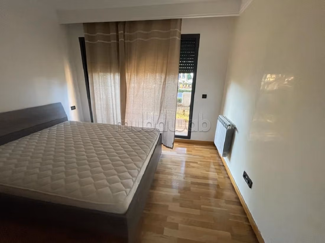Te huur: appartementen. Oppervlakte 350 m². 