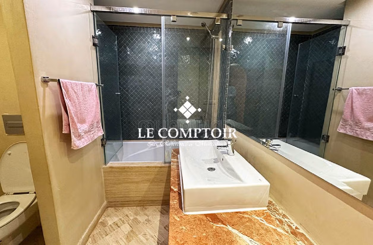 Fabulous villa for sale in Route de Fez. 3 lovely rooms. Storage unit