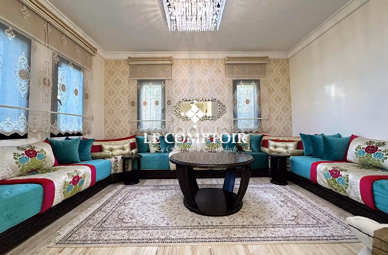 Fabulous villa for sale in Route de Fez. 3 lovely rooms. Storage unit