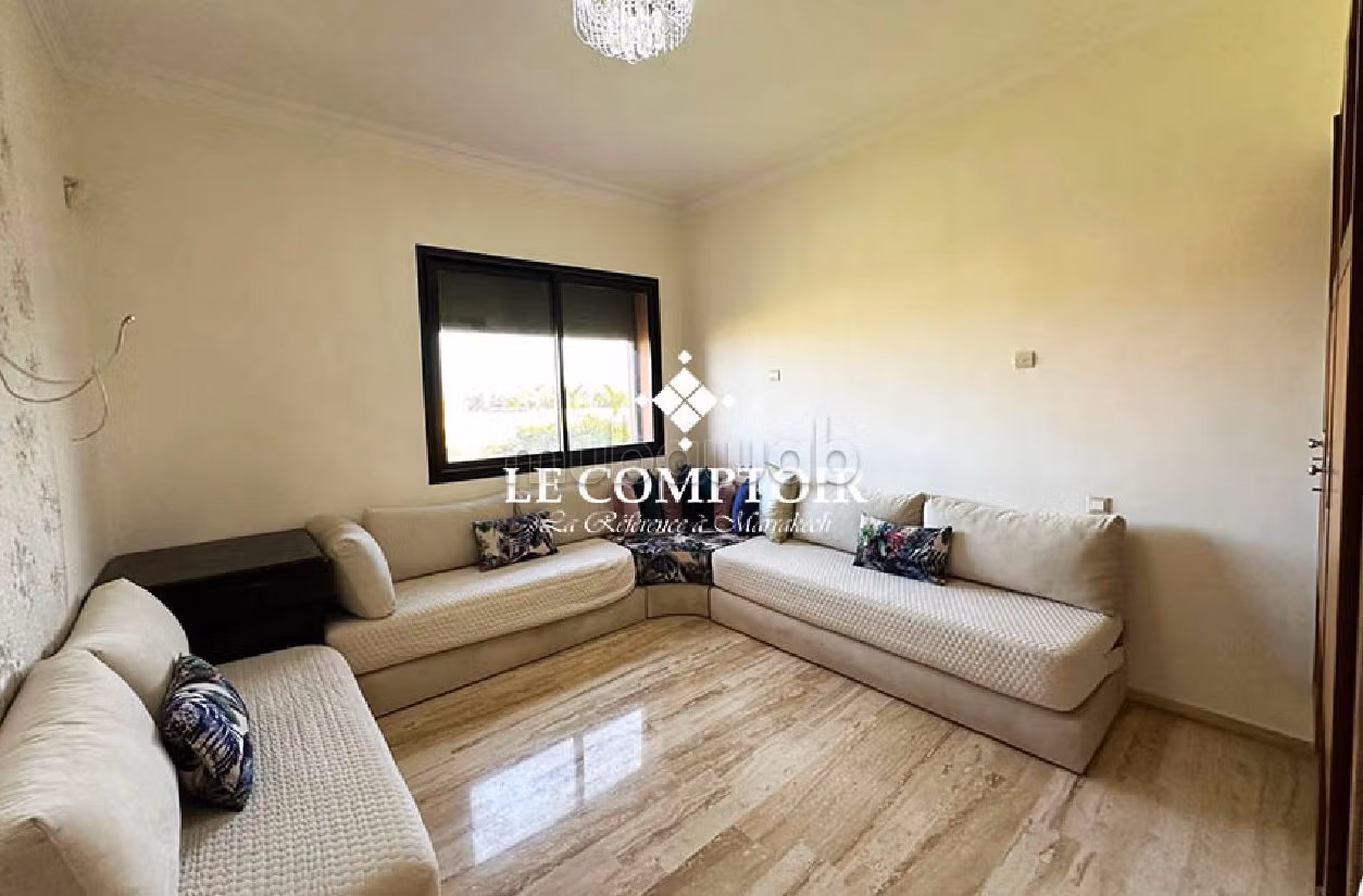 Fabulous villa for sale in Route de Fez. 3 lovely rooms. Storage unit