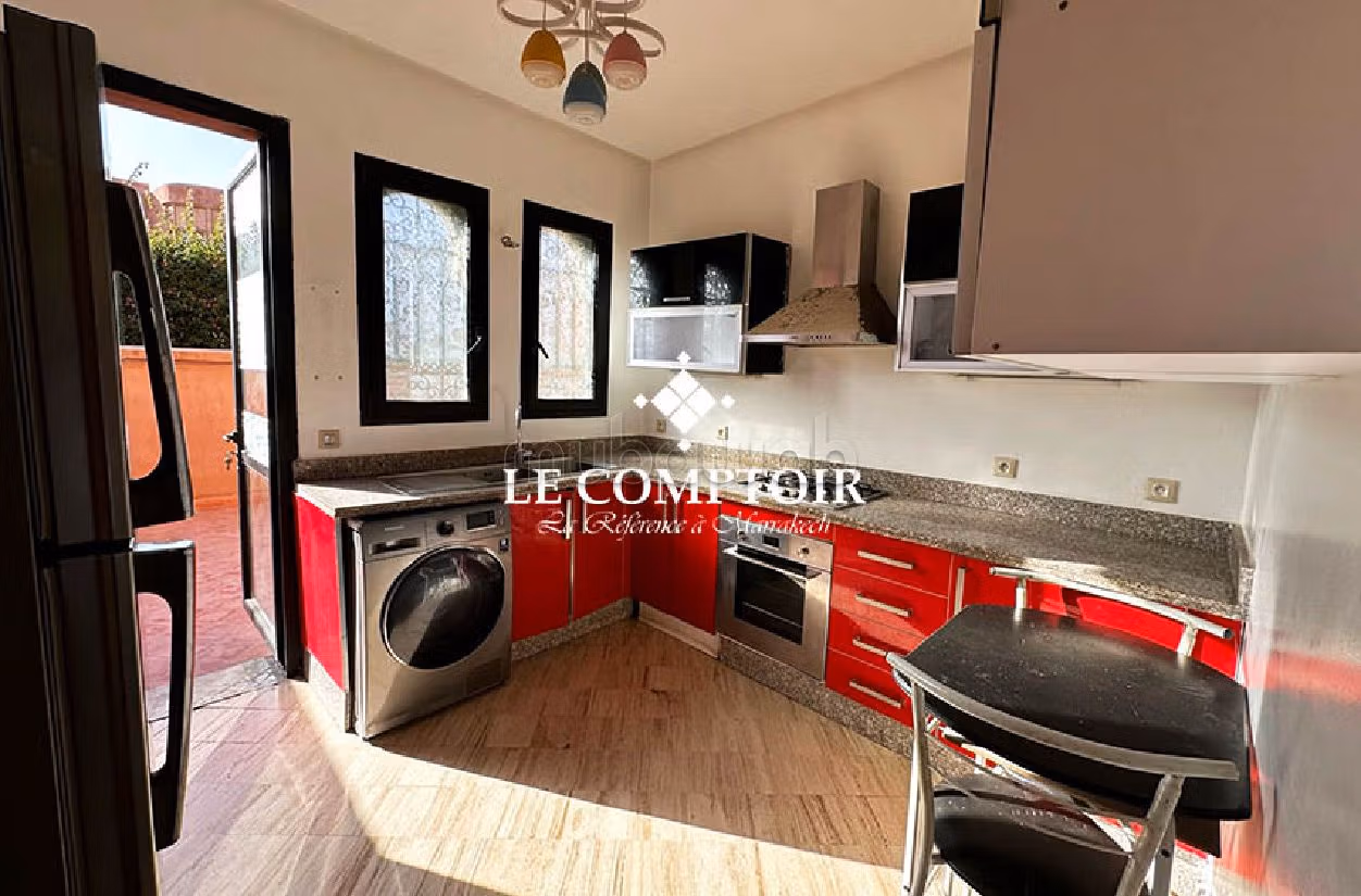 Fabulous villa for sale in Route de Fez. 3 lovely rooms. Storage unit