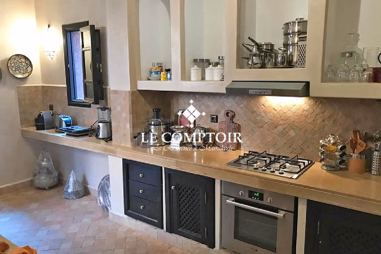 Kopen: villa's en luxe woningen in Ennakhil (Palmeraie). 4 Slaapkamers. Gemeubileerd. 