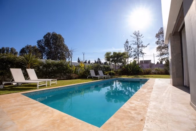 Magnífica villa en venta. Pequeña superficie 750 m²