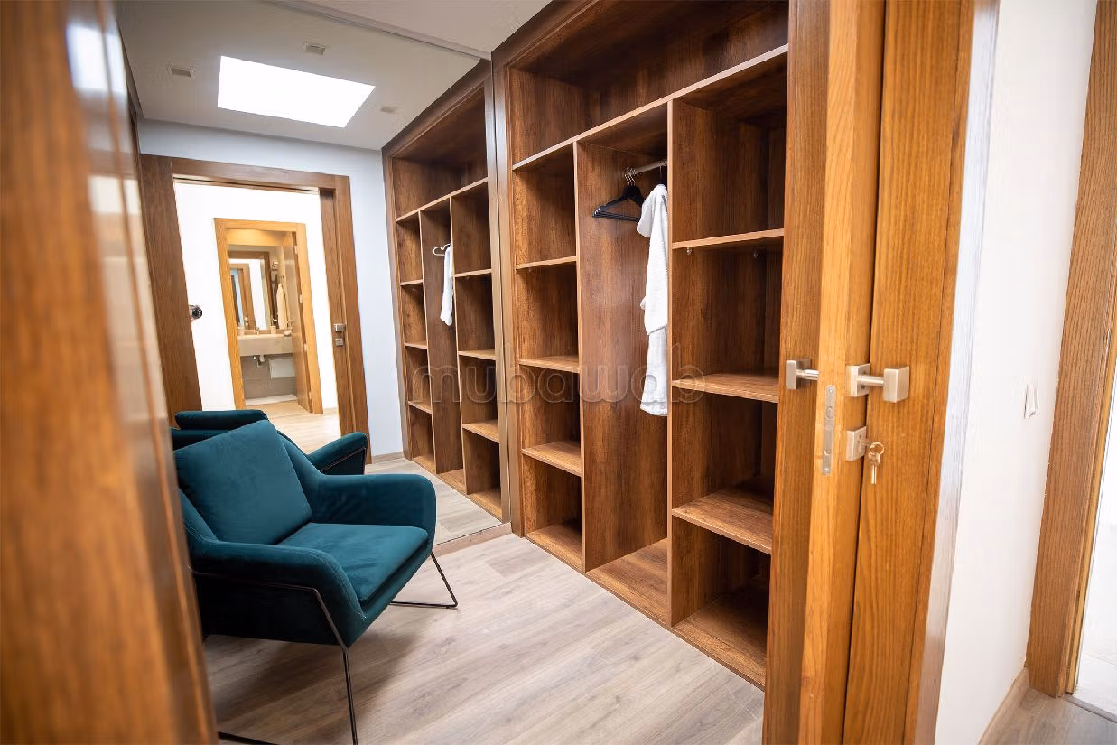 فيلا ممتازة للبيع بالمنزه. المساحة الإجمالية 680 م²