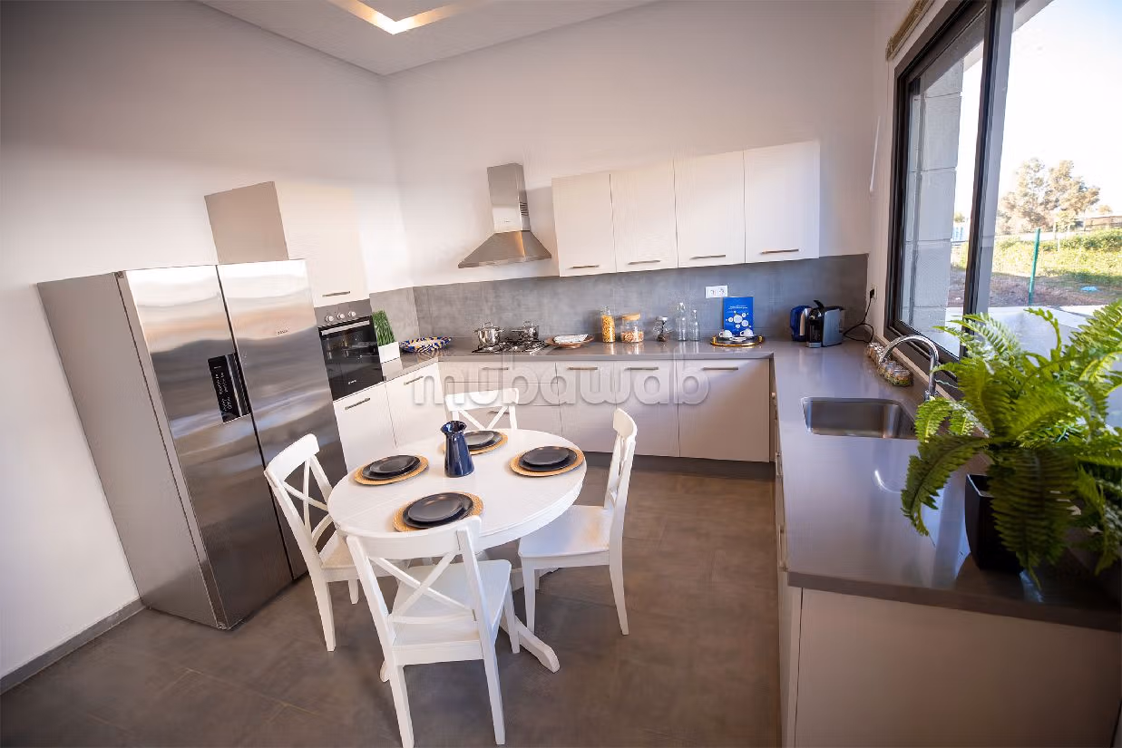 فيلا ممتازة للبيع بالمنزه. المساحة الإجمالية 680 م²