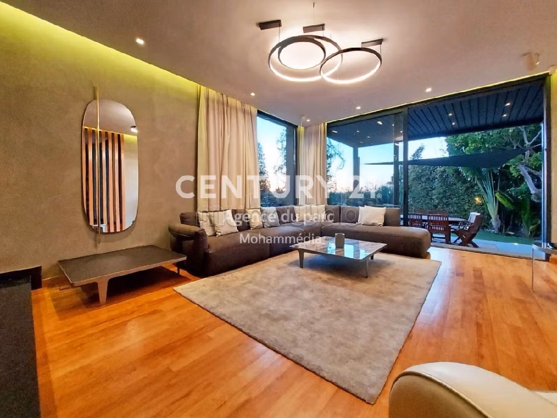 Acquista casa a La Siesta. 4 locali. Arredato