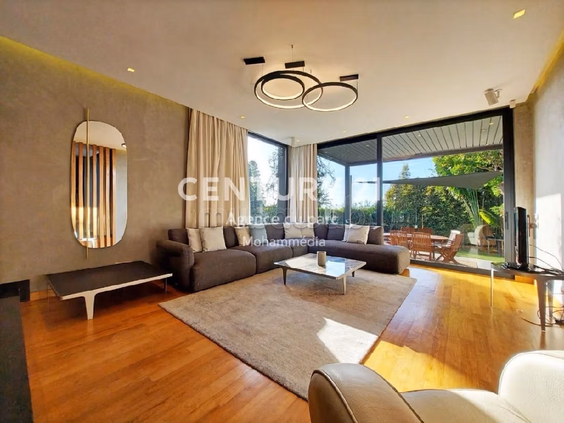 Acquista casa a La Siesta. 4 locali. Arredato