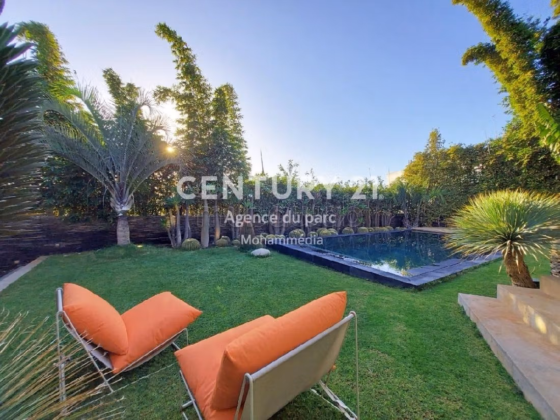 Acquista casa a La Siesta. 4 locali. Arredato