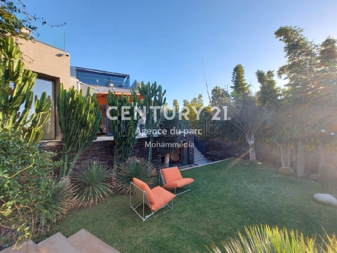 Acquista casa a La Siesta. 4 locali. Arredato