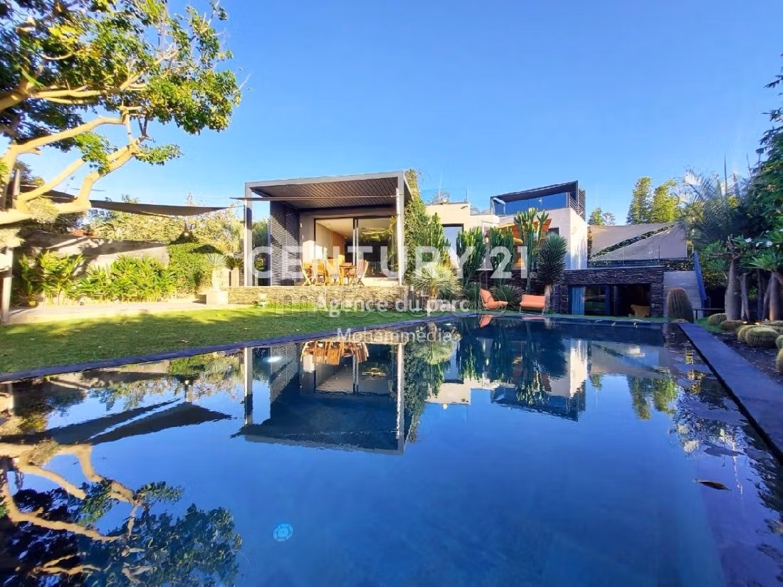 Acquista casa a La Siesta. 4 locali. Arredato