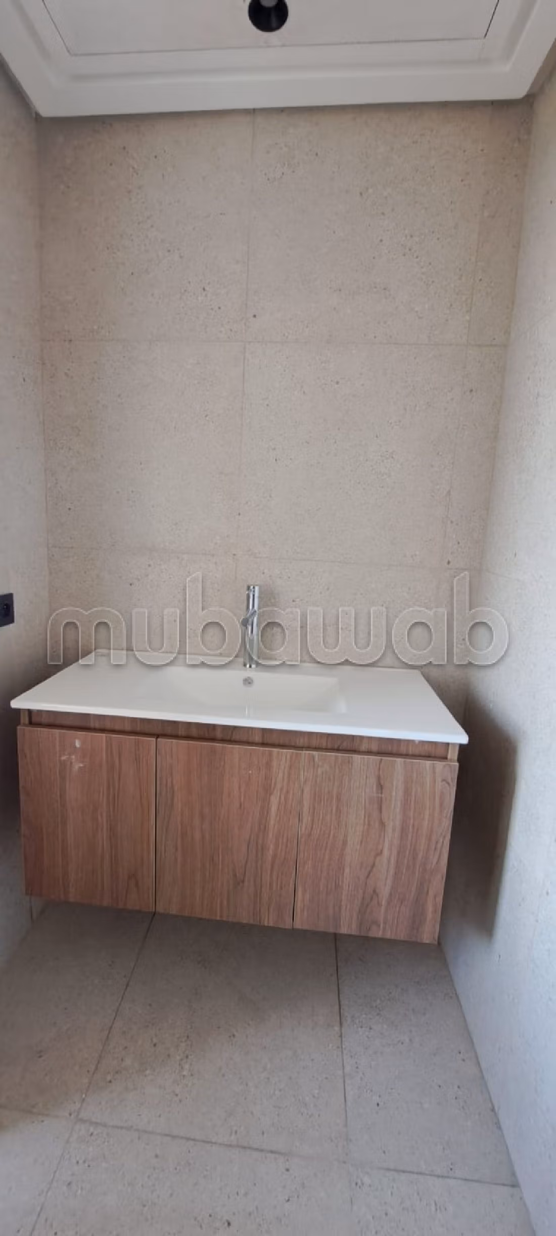 Oficinas en alquiler en Oasis sud. Área total 104 m². Terraza y ascensor. 