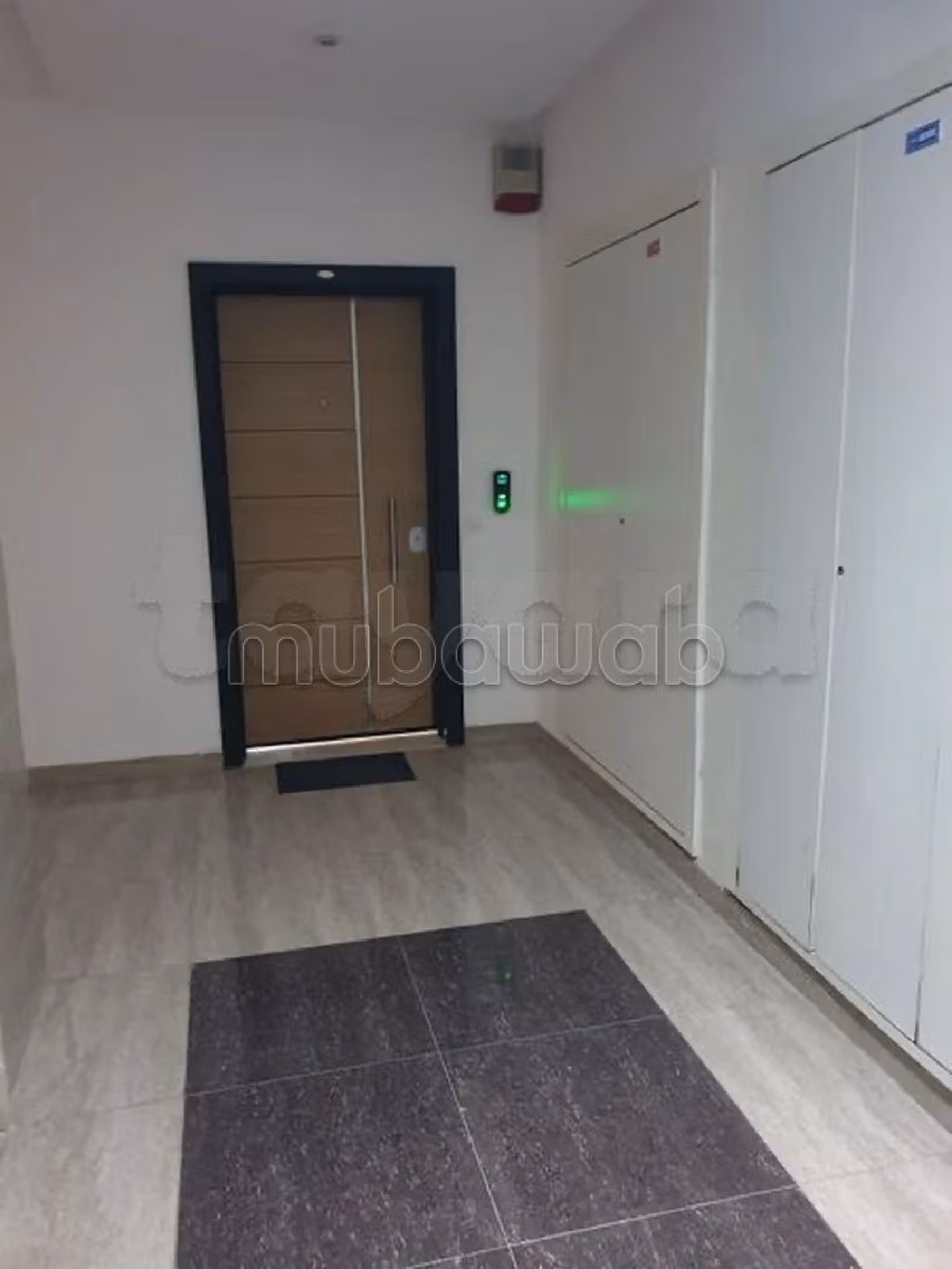 Offices for rent in Centre Urbain Nord. Area 278 m². Double glazing and central heating. 