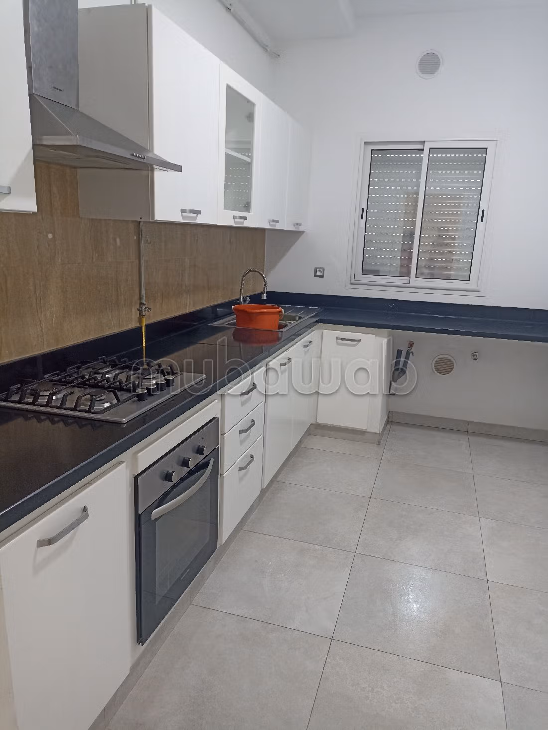 Rent an apartment in Ain Zaghouan Nord. 2 rooms. 