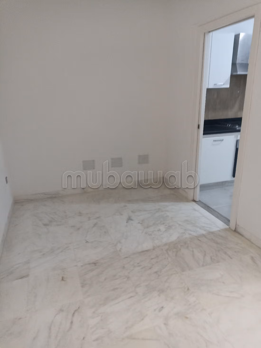 Rent an apartment in Ain Zaghouan Nord. 2 rooms. 