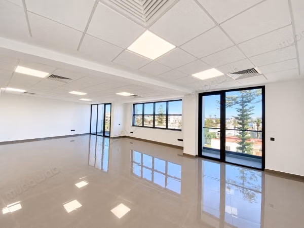 Kantoorruimte huren in Riviera. Totale oppervlakte 70 m². Airconditioning. 