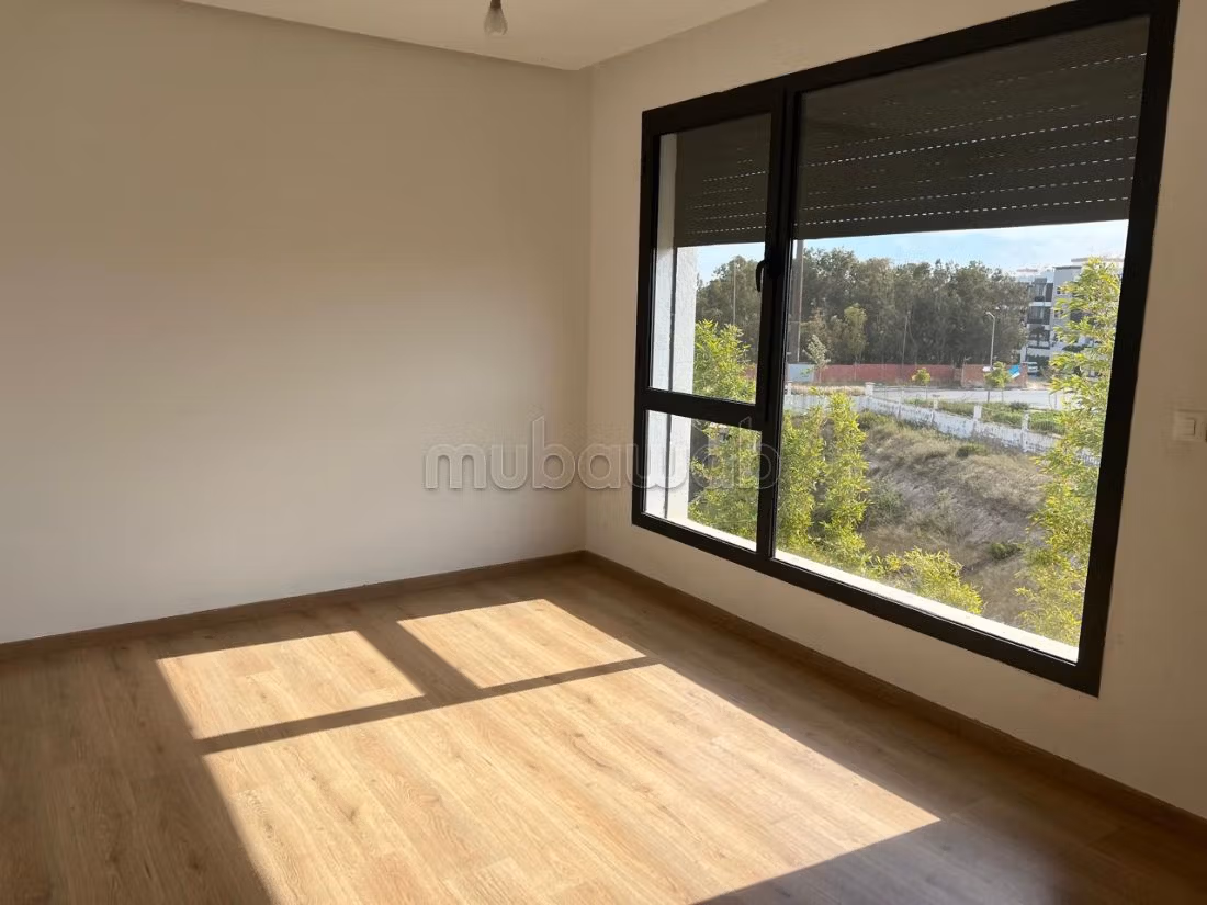 Appartementen om te huren in Bouskoura Ville. Totale oppervlakte 240 m². Met terras en lift